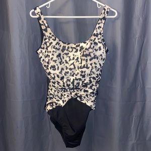 Land's End Women's One-Piece Animal print & black swimsuit size 12